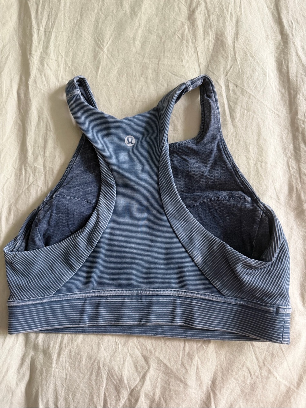 Women’s grey lululemon high neck sports bra - Picture 2 of 4